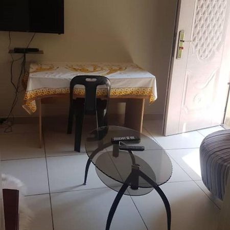 Carlcyn Homestay 가보로네 외부 사진