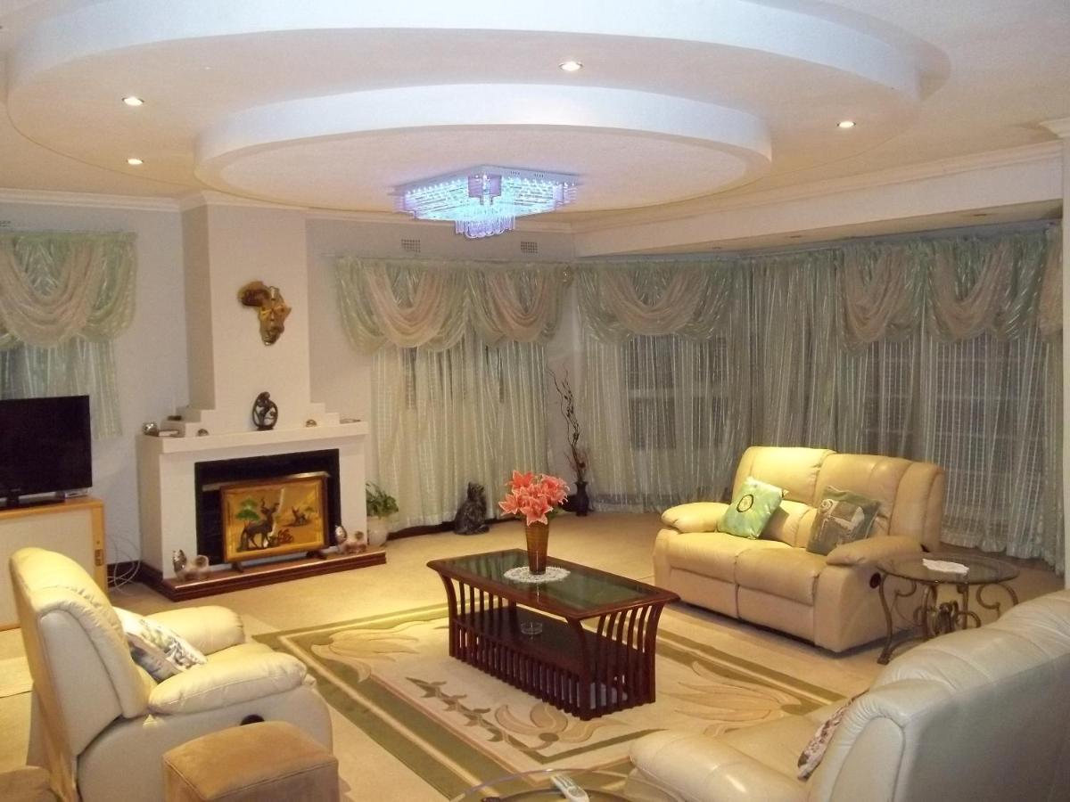 Carlcyn Homestay 가보로네 외부 사진