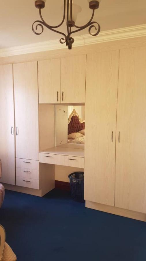 Carlcyn Homestay 가보로네 외부 사진