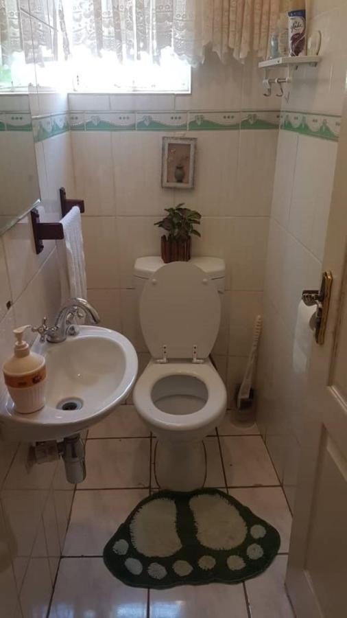 Carlcyn Homestay 가보로네 외부 사진