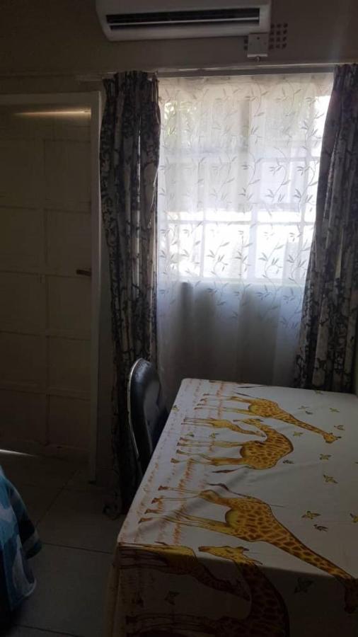 Carlcyn Homestay 가보로네 외부 사진