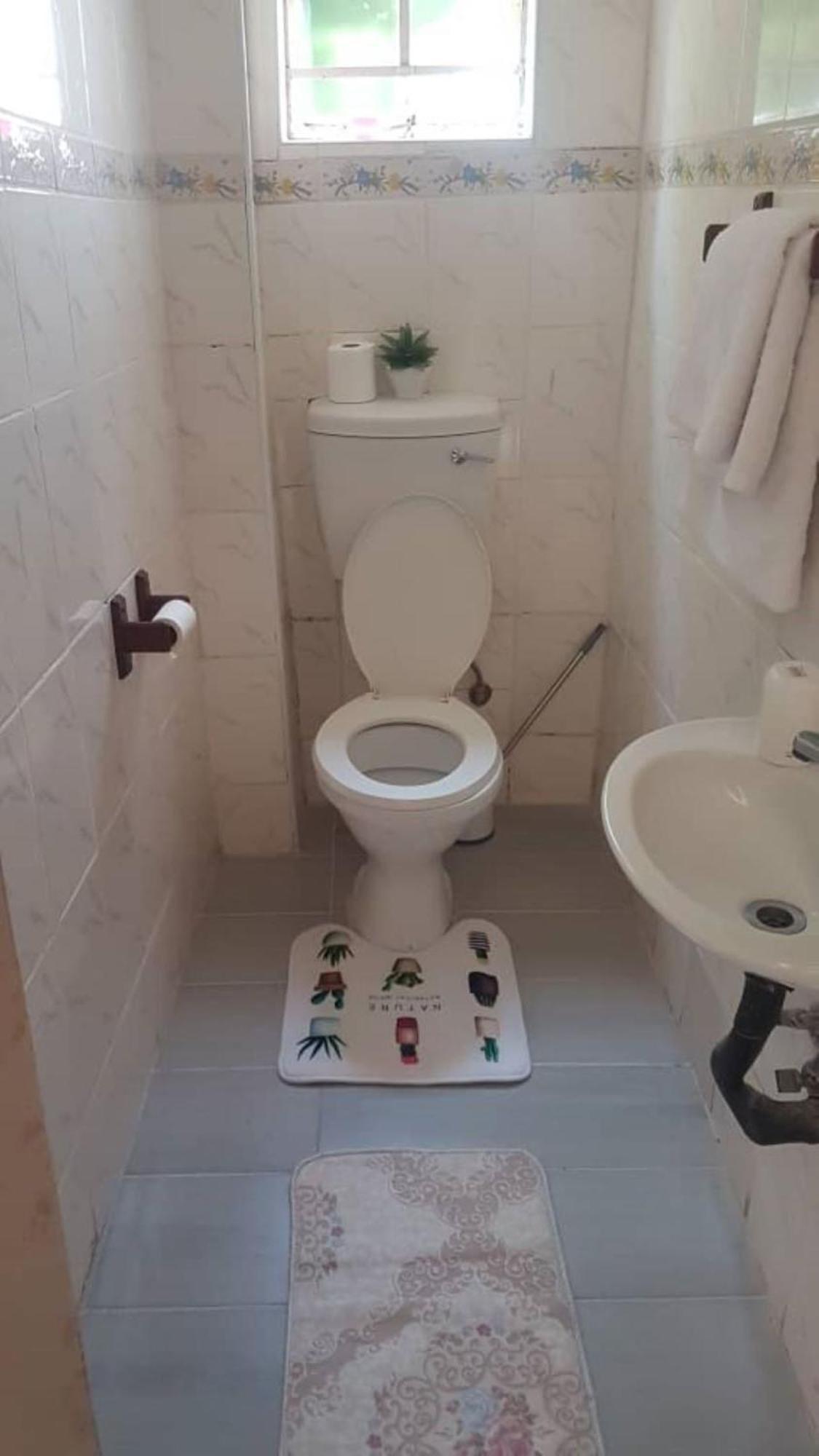 Carlcyn Homestay 가보로네 외부 사진