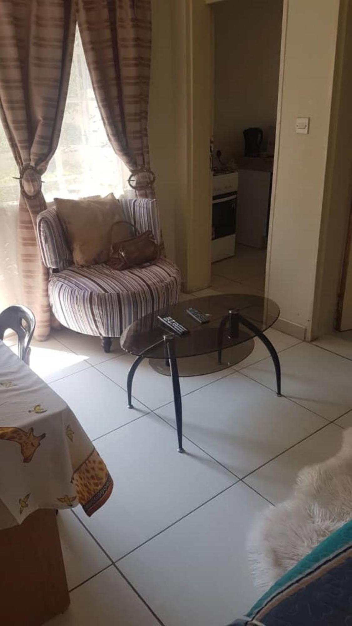 Carlcyn Homestay 가보로네 외부 사진